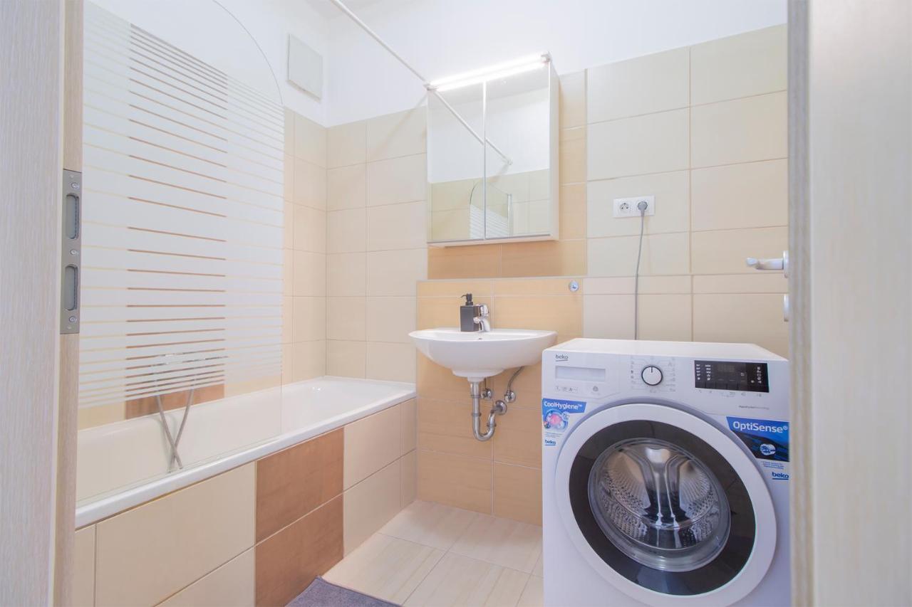 ブダペストSpring House With Free Private Parkingアパートメント エクステリア 写真